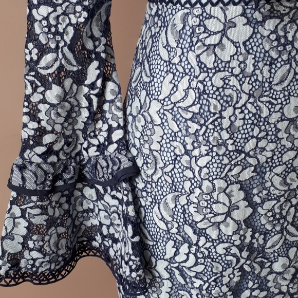 Keepsake lace dress - Picture 6 of 10